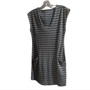 Maythyme Gray Black Striped Sleeveless Tee Tunic V-Neck Pockets Casual